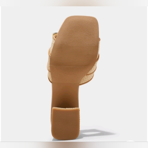 Chunky Heels - Picture 4 of 5